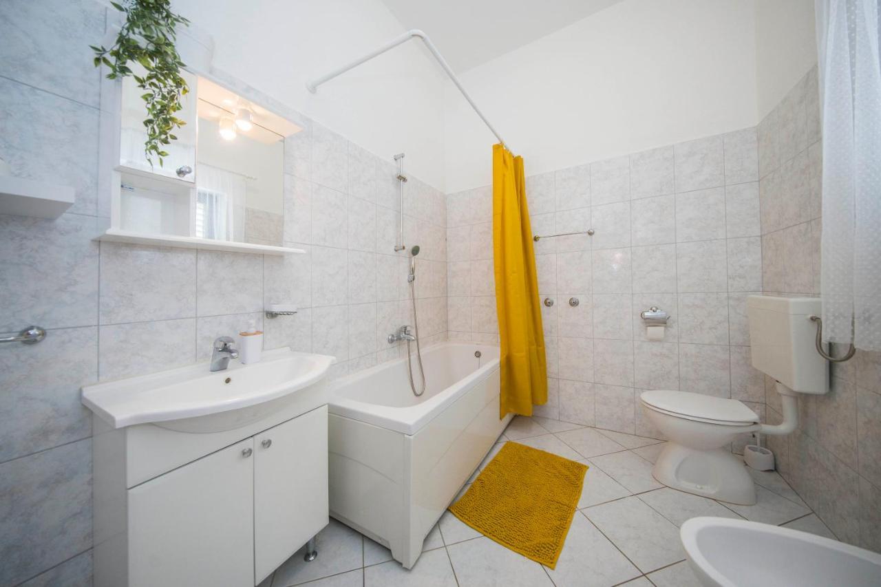 3 Bedroom Apartment Antonio Kaštela エクステリア 写真